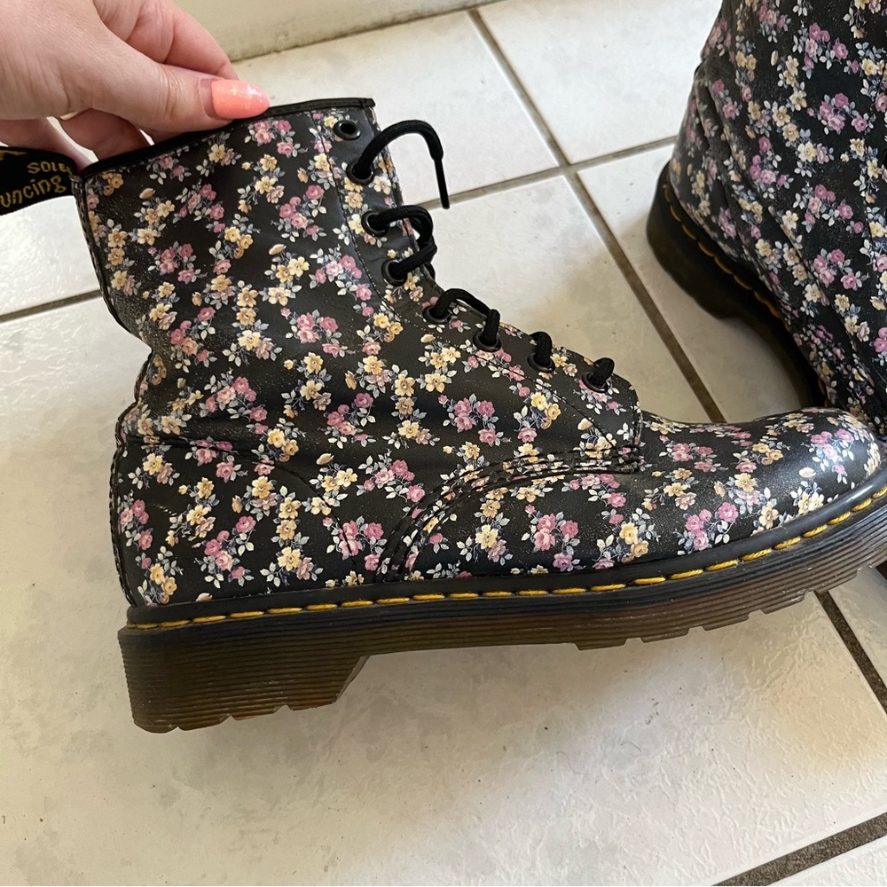 Dr Martens 1460 Pascal Mini Tydee Black Leather Floral Rare Boots Size Uk 6 US 8 - Picture 5 of 8